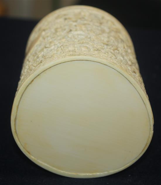 A Chinese export ivory pot, 19th century, 11cm